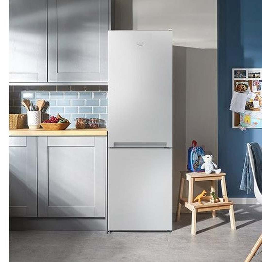 Beko 60/40 Fridge Freezer - White | CSG4571W Beko Fridge Freezer Euronics Ireland